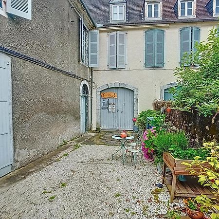 Отель Les Glycines Oloron Экстерьер фото